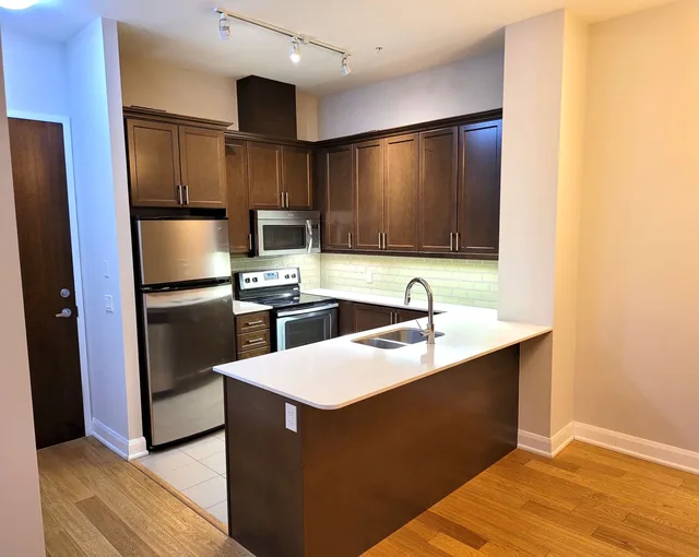 2480 Prince Michael Dr. 123 Oakville On L6h 0h1