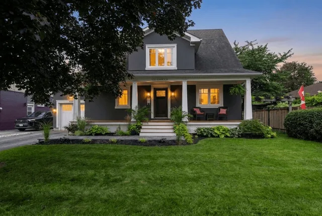 100 Robinwood Cres. Milton On L9t 2c3