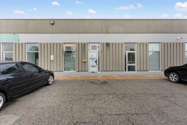 2585 Drew Rd. 7 Mississauga On L4t 1g1