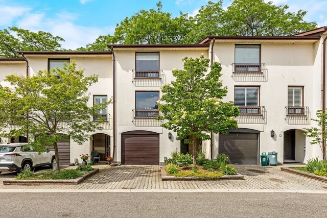 6679 Shelter Bay Rd. 11 Mississauga On L5n 2a2