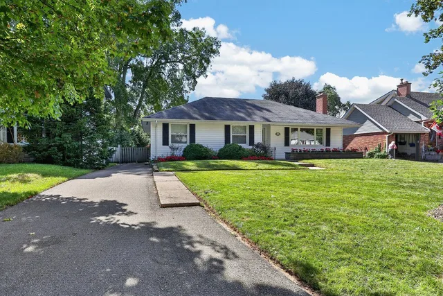 948 Long Dr. Burlington On L7t 3k1