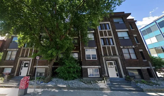 468-476 Main St. E Hamilton On L8n 1k6