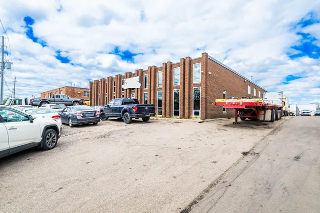 5435 Maingate Dr. Mississauga On L4w 1g6