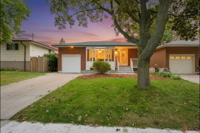 15 Clearwater Dr. Hamilton On L9c 2k1