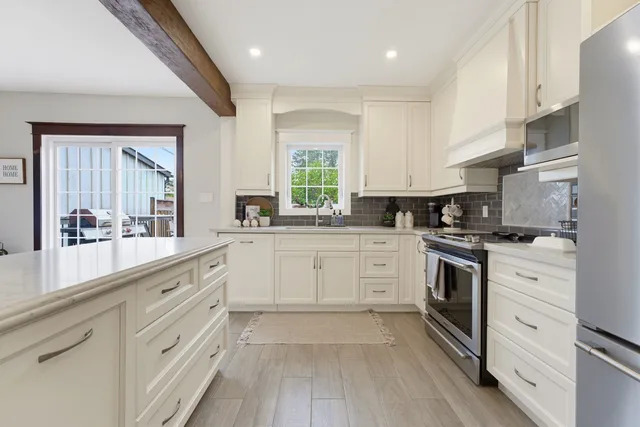 394 Charlton Ave. W Hamilton On L8p 2e7
