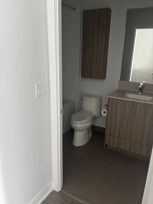 430 Square One Dr. 319 Mississauga On L5b 0r7