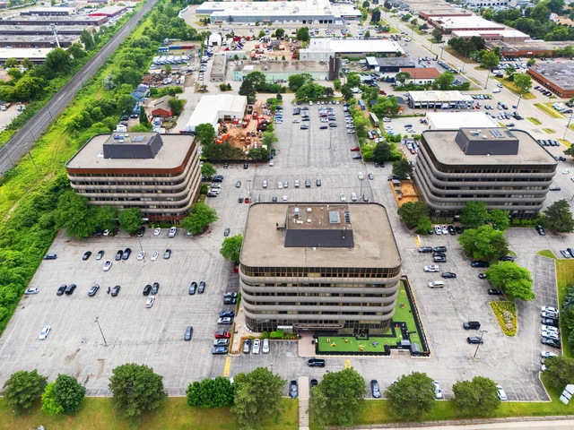 710 Dorval Dr. 600-2 Oakville On L6k 3v7