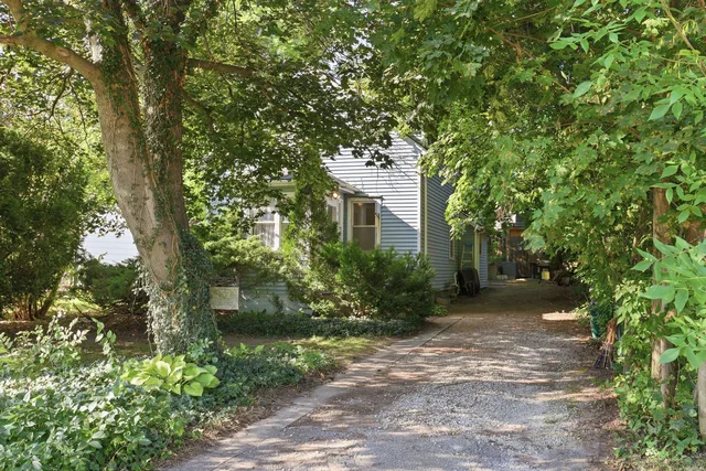 152 Commercial St. Milton On L9t 2j2