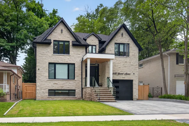 1438 Garnet Ave. Mississauga On L5g 4c6
