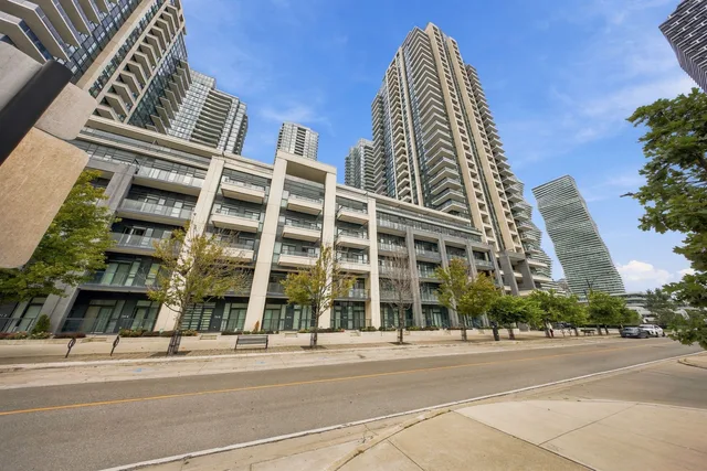 4055 Parkside Village Dr. Th6 Mississauga On L5b 0k8