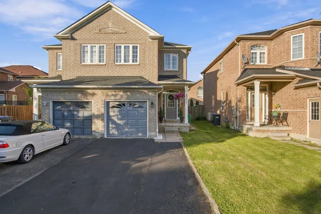7331 Cork Tree Row Mississauga On L5n 8n9