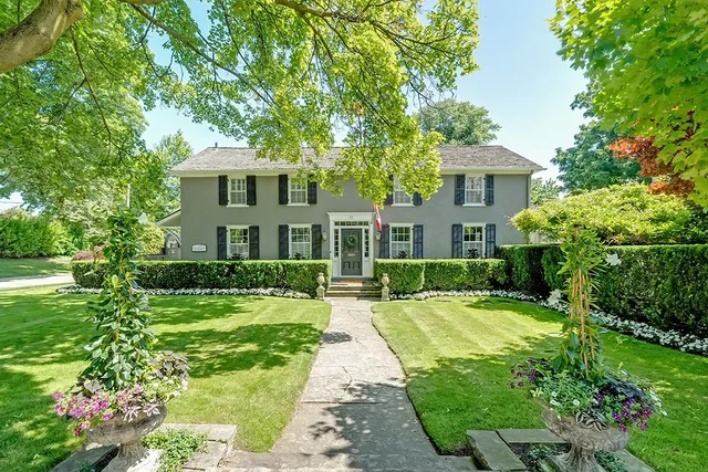 53 Thomas St. Oakville On L6j 3a2