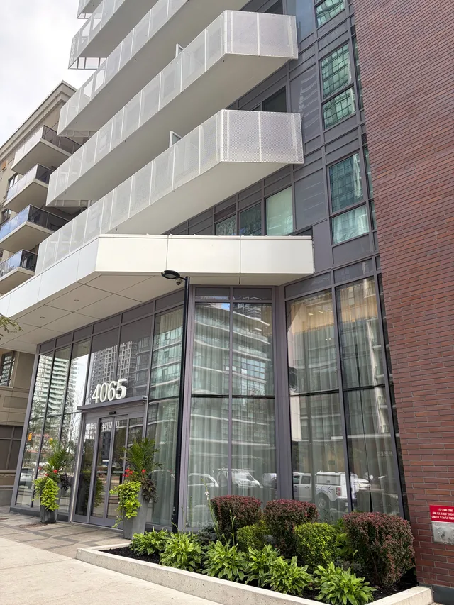 4065 Confederation Pkwy. 4211 Mississauga On L5b 0l4
