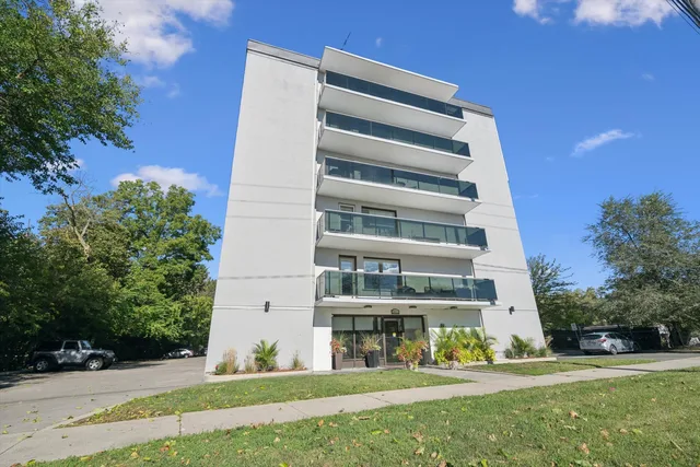 2411 New St. Unit 405