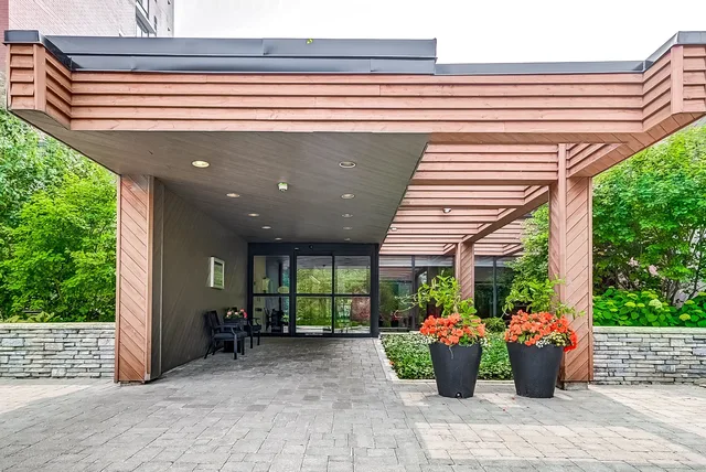 1400 Dixie Rd. 1708 Mississauga On L5e 3e1