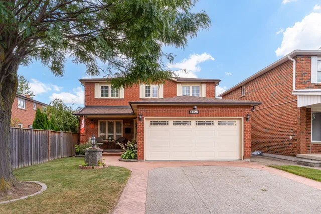 4357 Poltava Cres. Mississauga On L4w 3b9