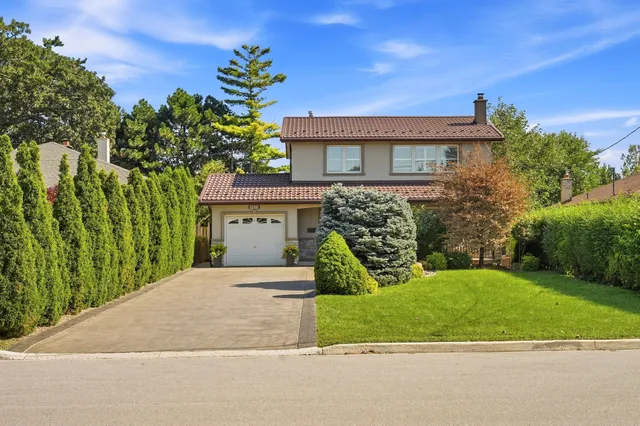 3415 Schomberg Ave. Mississauga On L4y 2p5