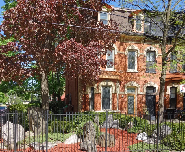 33 Rose Ave. Toronto On M4x 1n7