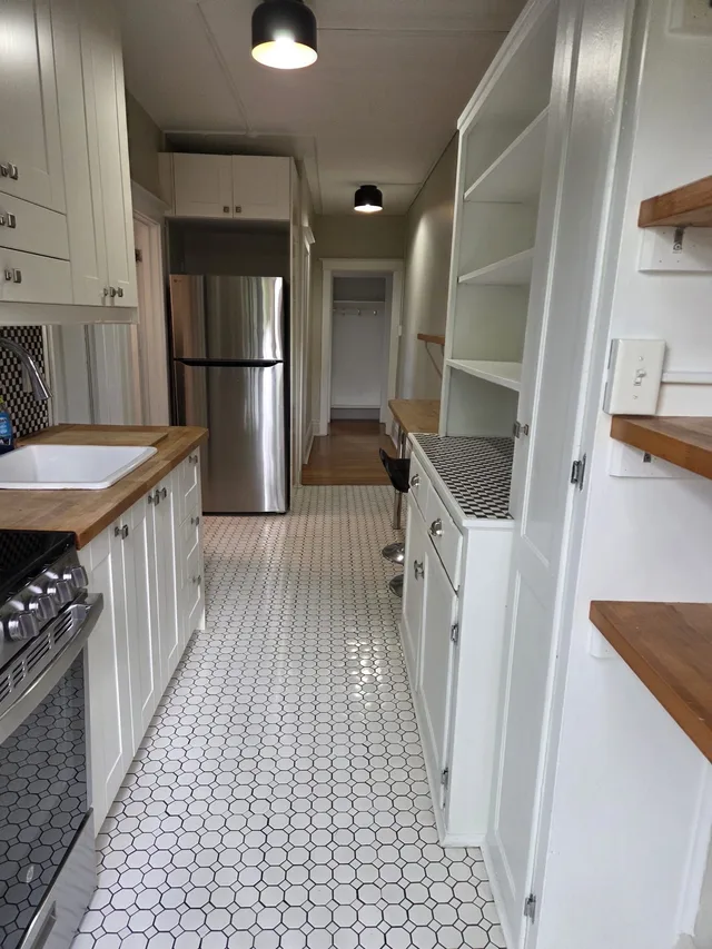 479 Aberdeen Ave. 4 Hamilton On L8p 2s5