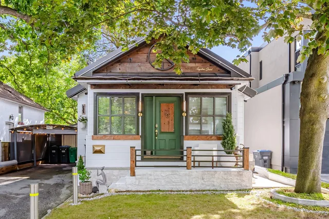 174 Angelene St. Mississauga On L5g 1x2
