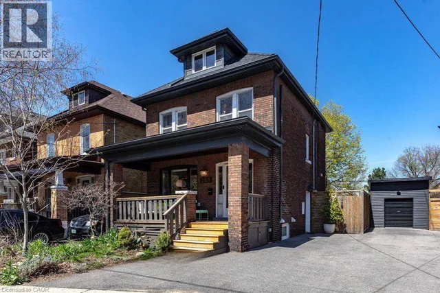 269 Stinson Cres. Unit Lower