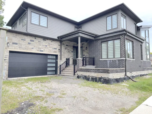 204 Mary St. Oakville On L6k 1s4