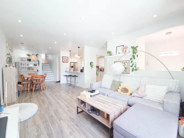 7553 Wildfern Dr. Mississauga On L4t 3p7