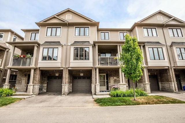 377 Glancaster Rd. 38 Hamilton On L9g 0g4
