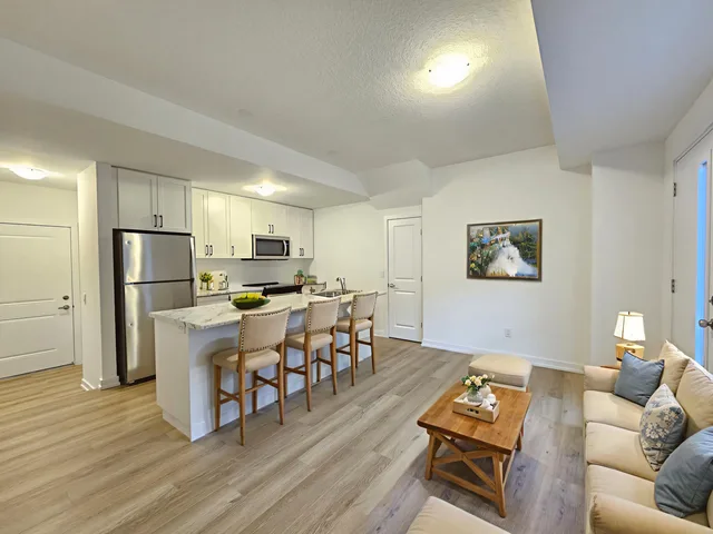70 Kenesky Dr. 11 Hamilton On L8b 1y4