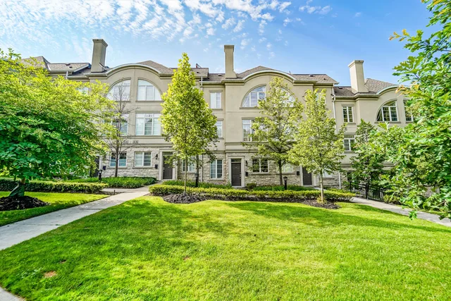47 York Mills Rd. 212 Toronto On M2p 2b6