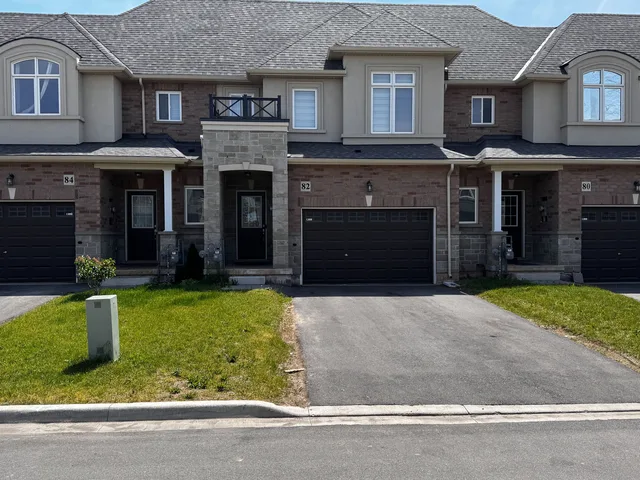 82 Pinot Cres. Hamilton On L8e 0j9