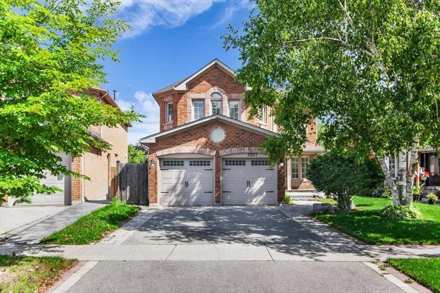 6907 Gracefield Dr. Mississauga On L5n 6t7