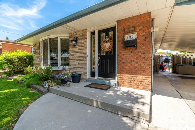130 Burrwood Dr. Hamilton On L9c 3t2