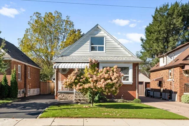 144 Rodgers Rd. Hamilton On L8k 3c2