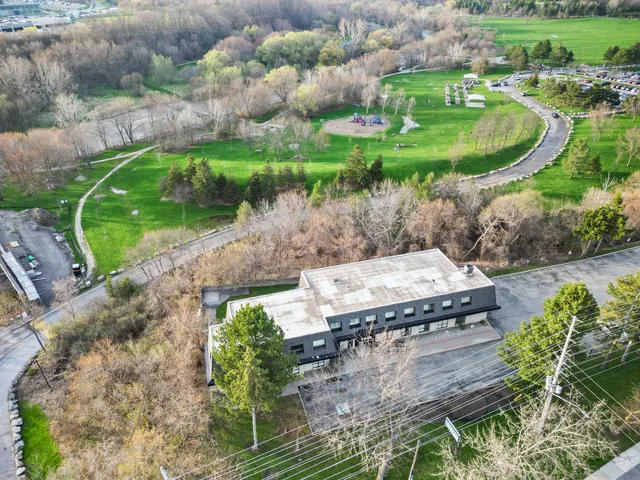 1645 Dundas St. W Mississauga On L5c 1e3