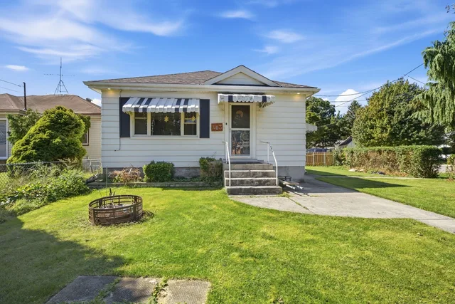 403 Grantham Ave. Upper St Catharines On L2m 5b3