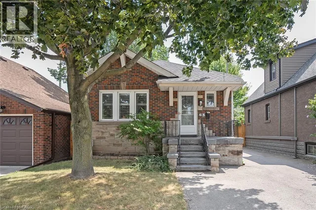 65 Kenilworth Ave. S